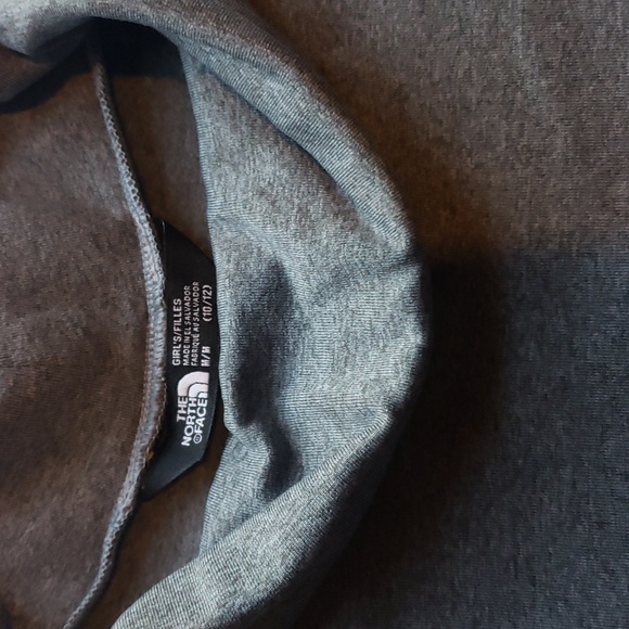 North Face Girl's Long Sleeve Gray Sweatshirt w/Pocket Size M (10/12) - Picture 5 of 13
